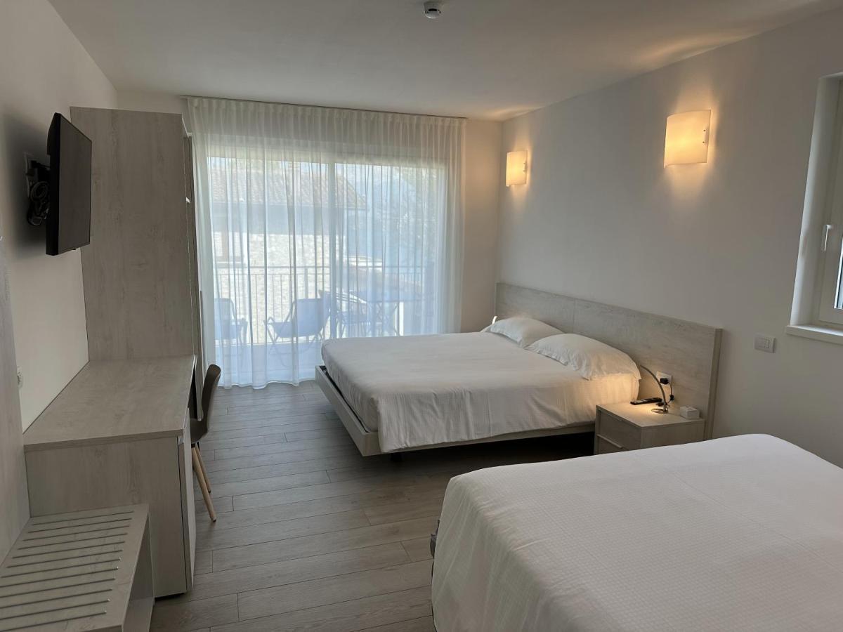 Resort Le Vele Suites And Apartments Domaso Buitenkant foto
