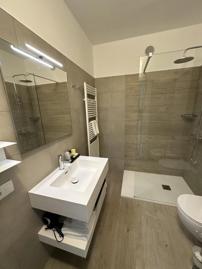 Resort Le Vele Suites And Apartments Domaso Buitenkant foto